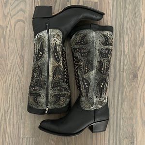 Incredible Frye Deborah Alligator Skin Studded Tall Boots in Primo Condition!